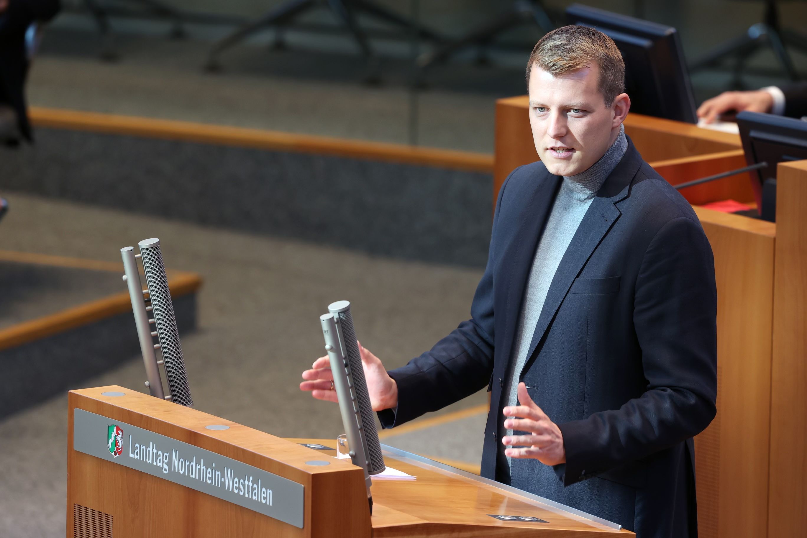 Henning Höne bei einer Rede im Landtag NRW